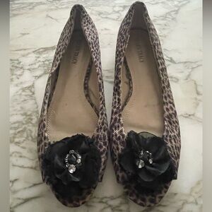 Ellen Tracey Open Toe animal print flat 8.5